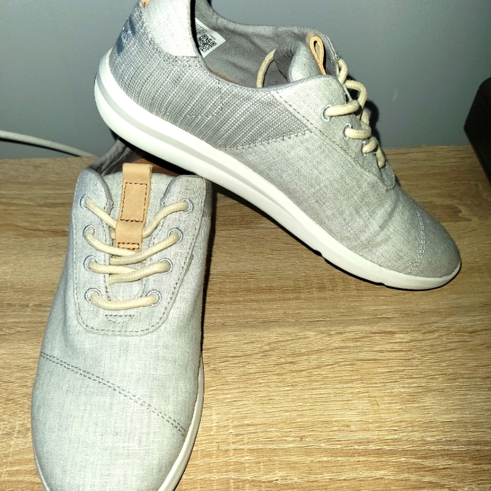 Womens casual shoes size 7